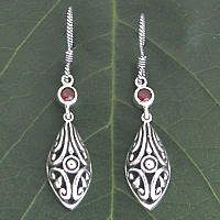 Hanging silver with gemstone Bali earring Hanging silver with gemstone Bali earring