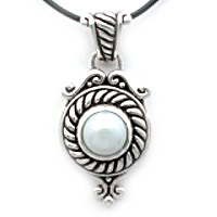 Silver and pearl pendant Silver and pearl pendant